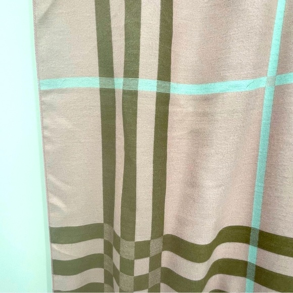 Peter Glenn Reversible Plaid Scarf Wrap w/ Fox Fur Pom-poms - Picture 4 of 7